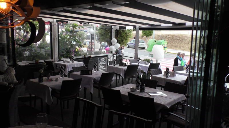 Domino Cafe & Restaurante Albir