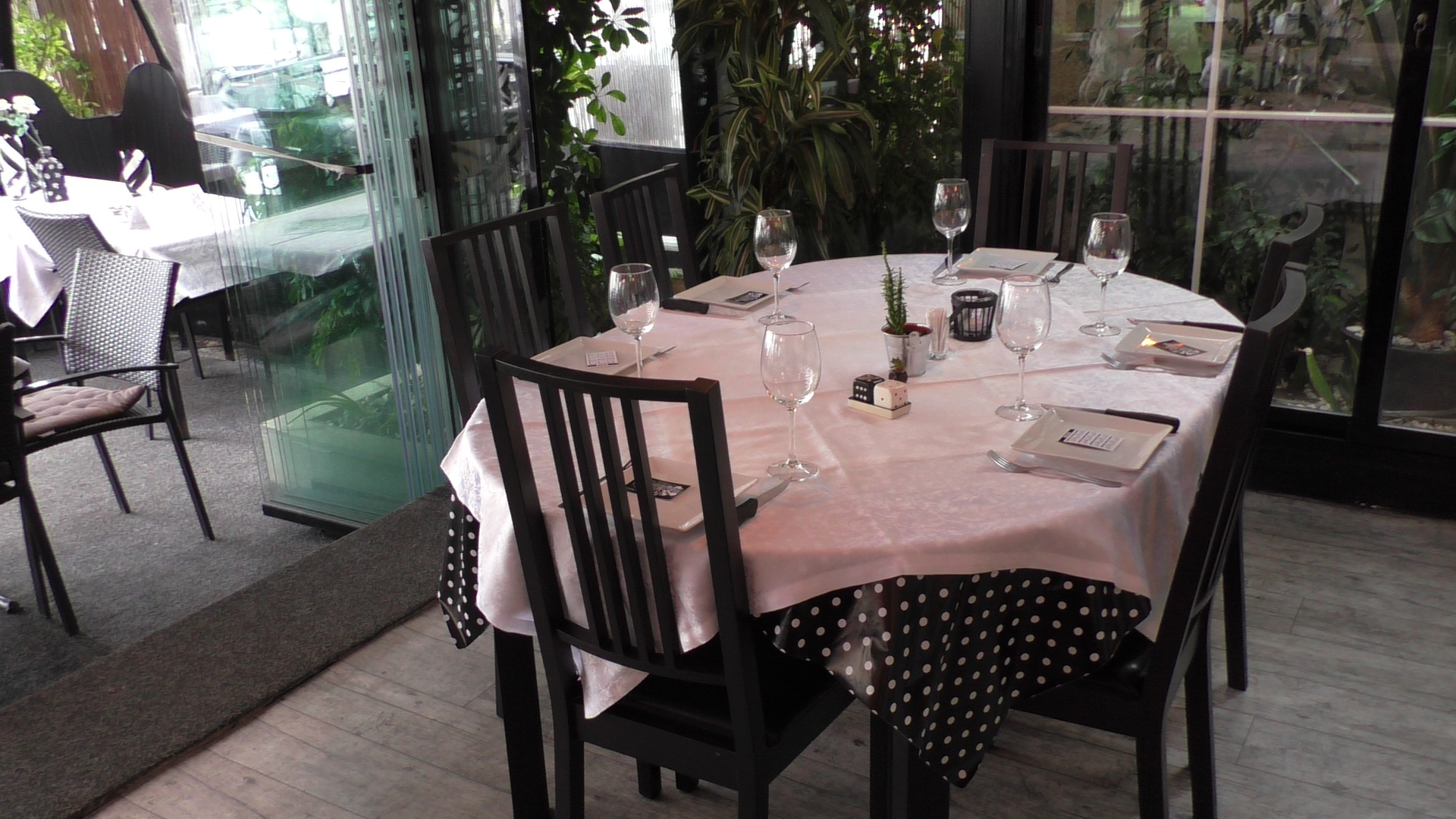 Domino Cafe & Restaurante Albir