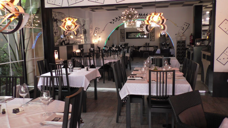 Domino Cafe & Restaurante Albir